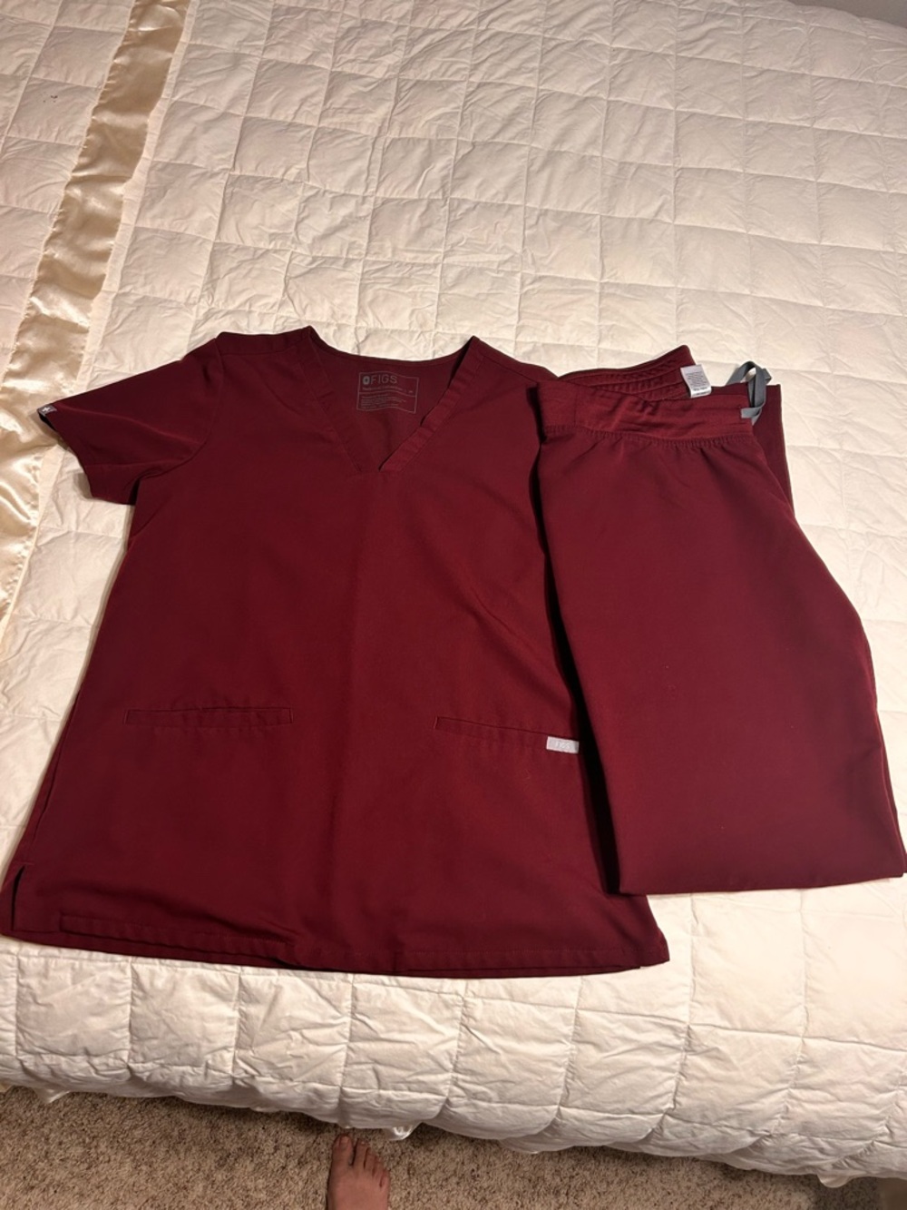 Figs Women's Scrub Set - Burgundy Top & Pants
